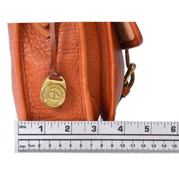 Vintage Dooney & Bourke British Tan All-Weather Leather Messenger Crossbody - Picture 12 of 14